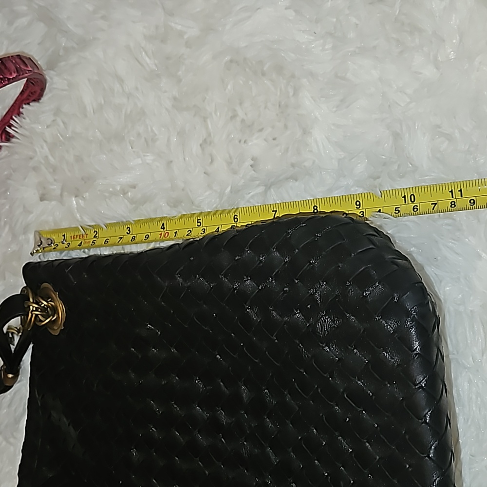 Bottega Veneta Genuine Woven Lambskin Leather Rare Purse Gold Hardware in Black. - Picture 11 of 15